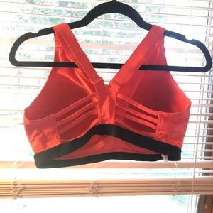 Victoria sexy comfortable sports bra 36DD in coral